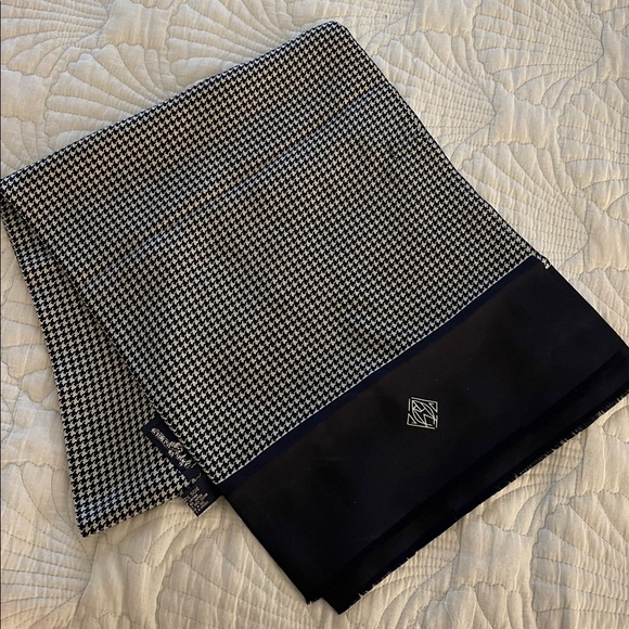 Ralph Lauren Other - Vintage old money silk Ralph Lauren Black and White Houndstooth Scarf